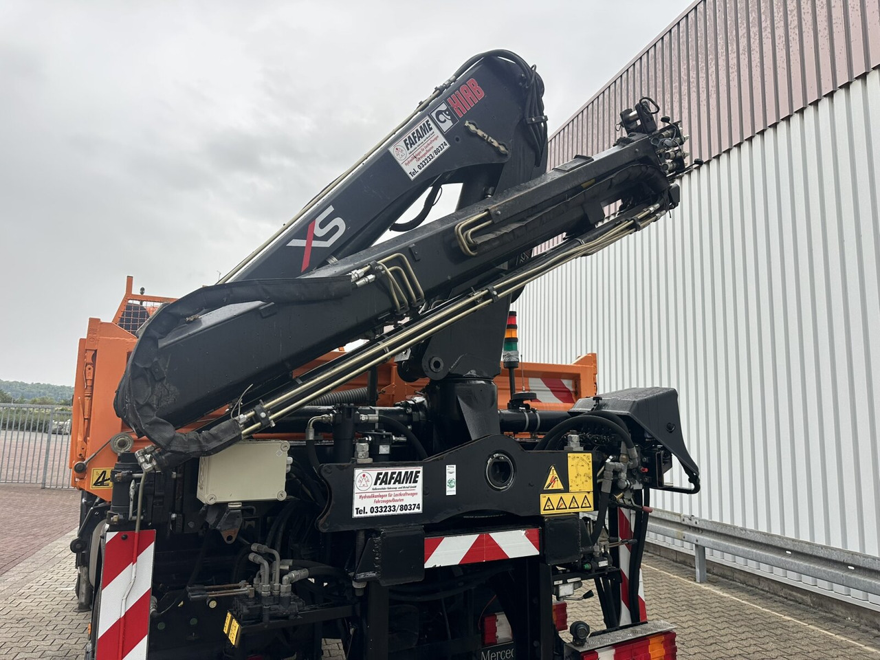 Unimog U500 4x4 U500 4x4 405/40 mit Heckkran Hiab 077-1 HiDuo, absattelbar, Funk - Veículo comercial: foto 3 Unimog U500 4x4 U500 4x4 405/40 mit Heckkran Hiab 077-1 HiDuo, absattelbar, Funk - Veículo comercial: foto 3