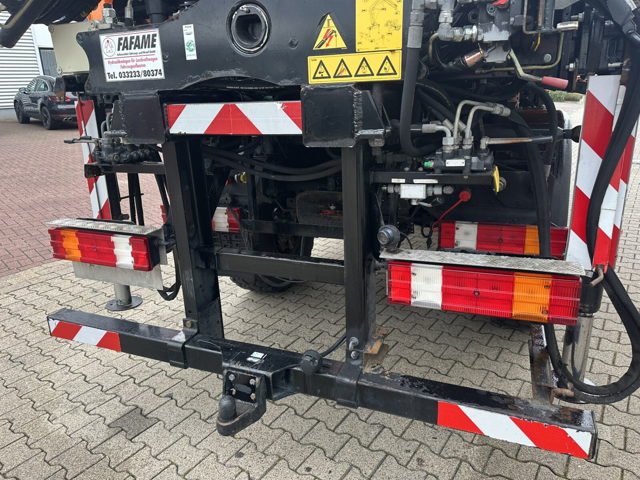 Unimog U500 4x4 U500 4x4 405/40 mit Heckkran Hiab 077-1 HiDuo, absattelbar, Funk - Veículo comercial: foto 2 Unimog U500 4x4 U500 4x4 405/40 mit Heckkran Hiab 077-1 HiDuo, absattelbar, Funk - Veículo comercial: foto 2