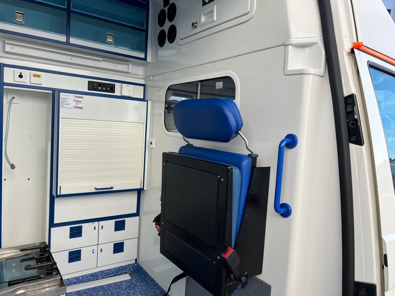 Ambulância Volkswagen T5 2.5 TDI 4x2 T5 2.5 TDI 4x2, Krankenwagen: foto 12