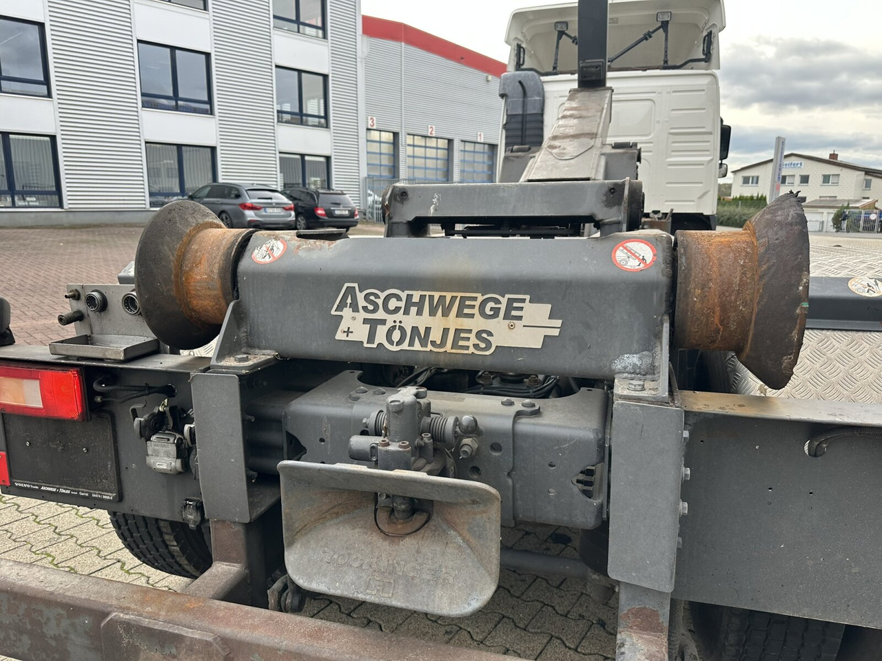 Volvo FM 400 6x4 R FM 400/6x4 R, VDL S-21-6200 4.50 bis 7.00m Container - Camião polibenne: foto 2 Volvo FM 400 6x4 R FM 400/6x4 R, VDL S-21-6200 4.50 bis 7.00m Container - Camião polibenne: foto 2