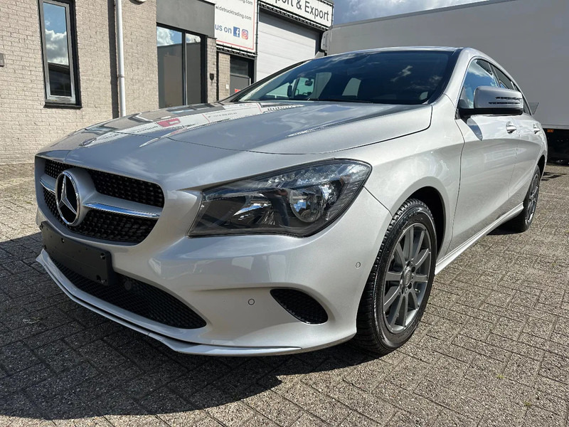 Mercedes-Benz CLA-Klasse 200 D - SHOOTING BRAKE + STANDKLIMA + NAVI - Automóvel: foto 1 Mercedes-Benz CLA-Klasse 200 D - SHOOTING BRAKE + STANDKLIMA + NAVI - Automóvel: foto 1