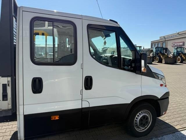 Iveco Daily 35 S12 - Furgão: foto 4 Iveco Daily 35 S12 - Furgão: foto 4