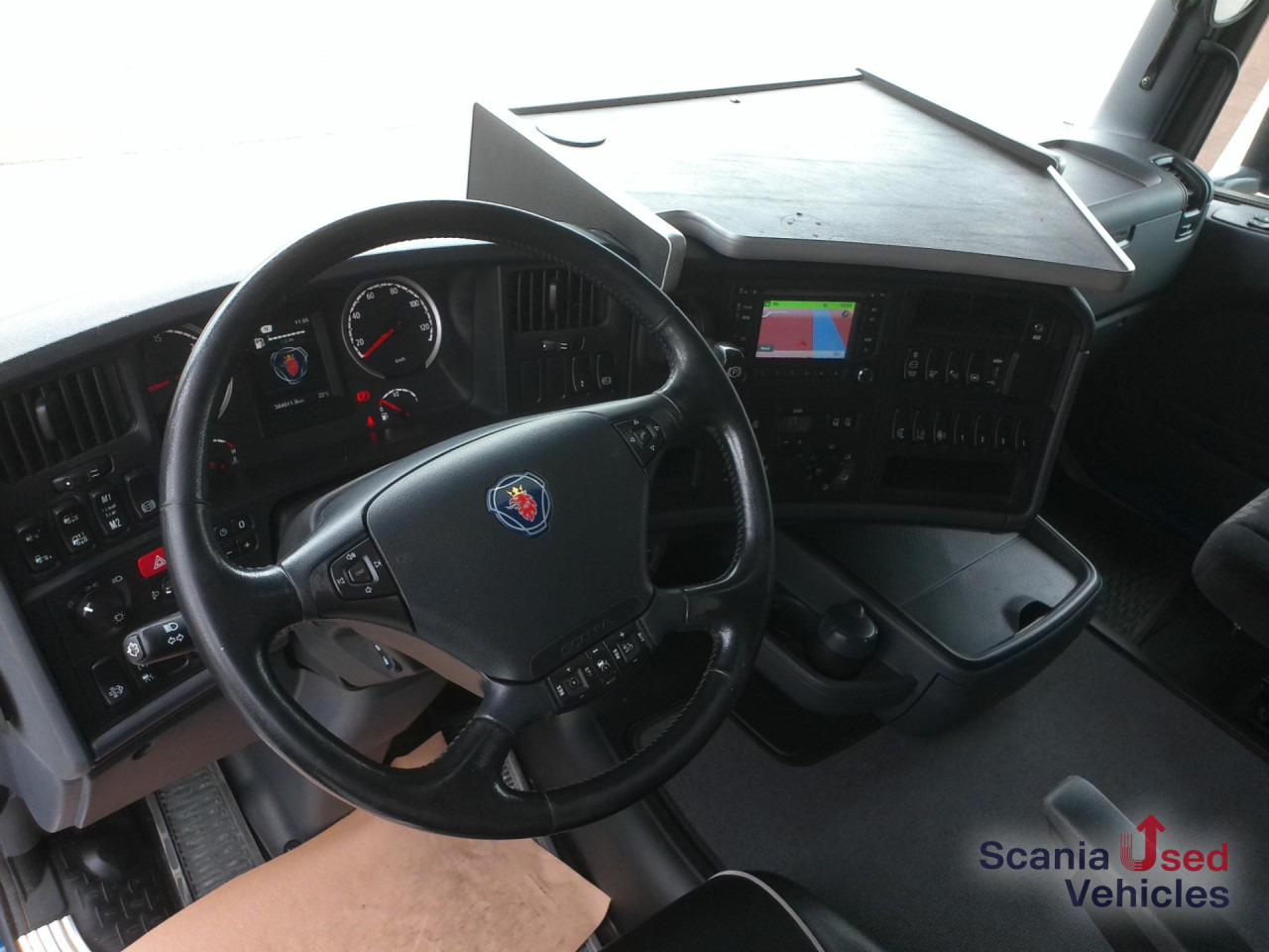 SCANIA R 450 LB6x2*4MNA - Camião de transporte de cavalos: foto 2 SCANIA R 450 LB6x2*4MNA - Camião de transporte de cavalos: foto 2
