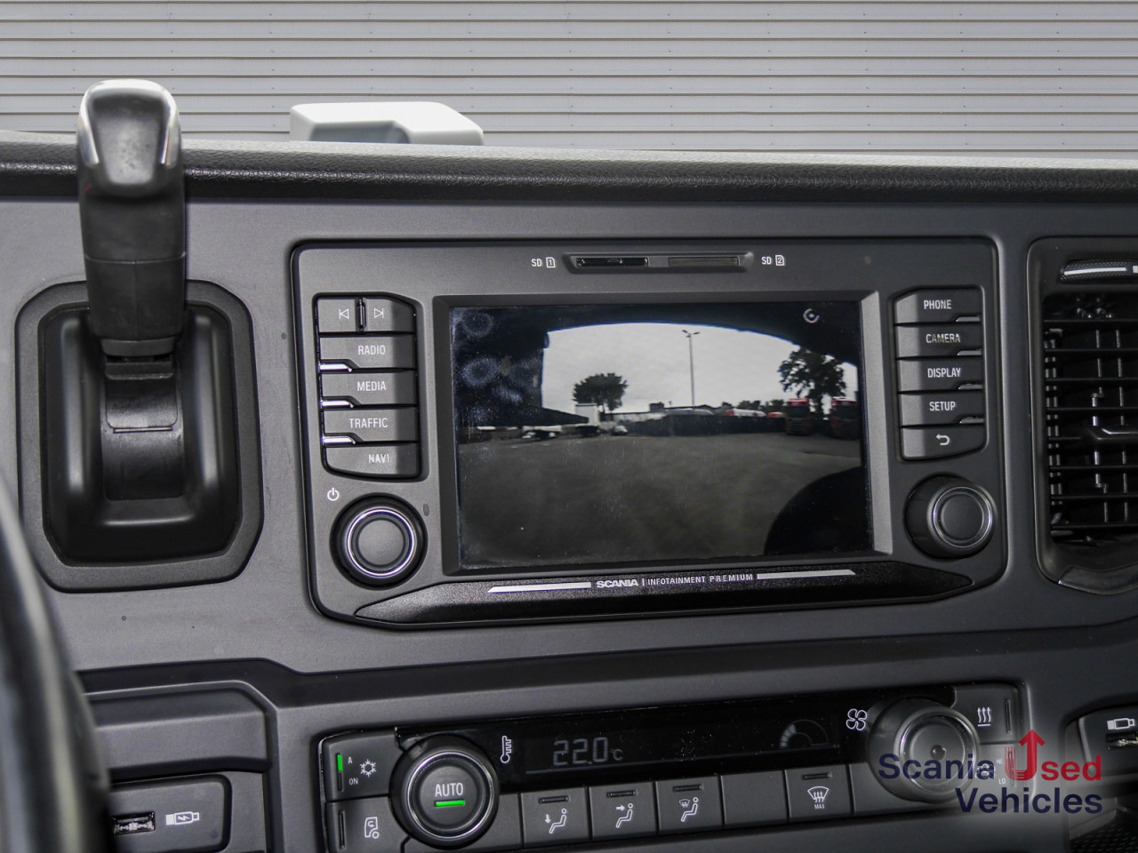 SCANIA R 410 B6x2*4NB - Pritsche / Plane / Hecktüren - - Camião de lona: foto 5 SCANIA R 410 B6x2*4NB - Pritsche / Plane / Hecktüren - - Camião de lona: foto 5