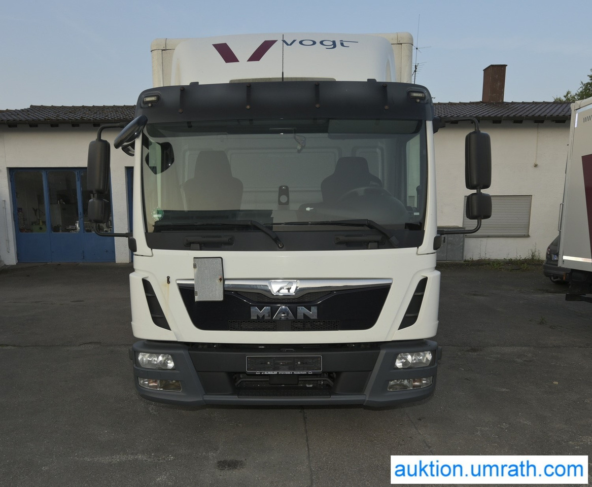MAN TGL 12.250 4x2 L/BL Koffer Ladebordwand Klimaautomatik NAVI Luftfederung Automatikgetriebe EURO 6 - Camião furgão: foto 2 MAN TGL 12.250 4x2 L/BL Koffer Ladebordwand Klimaautomatik NAVI Luftfederung Automatikgetriebe EURO 6 - Camião furgão: foto 2