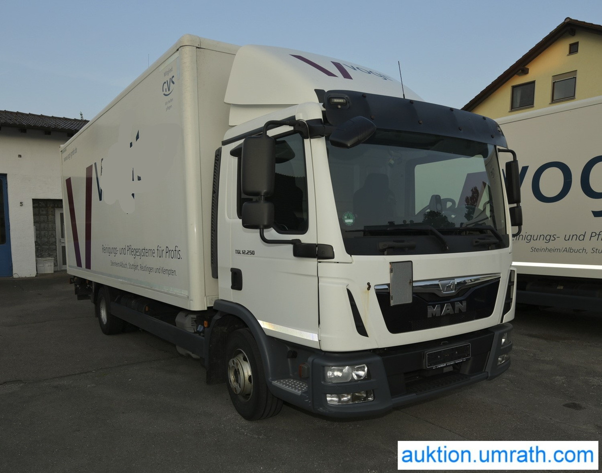 MAN TGL 12.250 4x2 L/BL Koffer Ladebordwand Klimaautomatik NAVI Luftfederung Automatikgetriebe EURO 6 - Camião furgão: foto 3 MAN TGL 12.250 4x2 L/BL Koffer Ladebordwand Klimaautomatik NAVI Luftfederung Automatikgetriebe EURO 6 - Camião furgão: foto 3