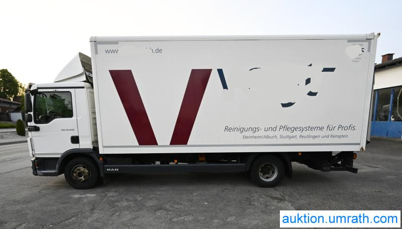 MAN (V181) MAN TGL 12.250 4x2 L/BL Koffer Ladebordwand Klimaautomatik NAVI Luftfederung Automatikgetriebe EURO 6 - Camião furgão: foto 1 MAN (V181) MAN TGL 12.250 4x2 L/BL Koffer Ladebordwand Klimaautomatik NAVI Luftfederung Automatikgetriebe EURO 6 - Camião furgão: foto 1