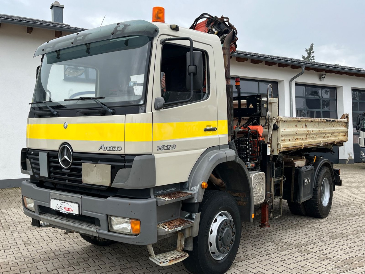 Mercedes-Benz Atego 1823 4x4 Kipper mit Kran Atlas 125.2 Funk - Camião basculante, Camião grua: foto 4 Mercedes-Benz Atego 1823 4x4 Kipper mit Kran Atlas 125.2 Funk - Camião basculante, Camião grua: foto 4