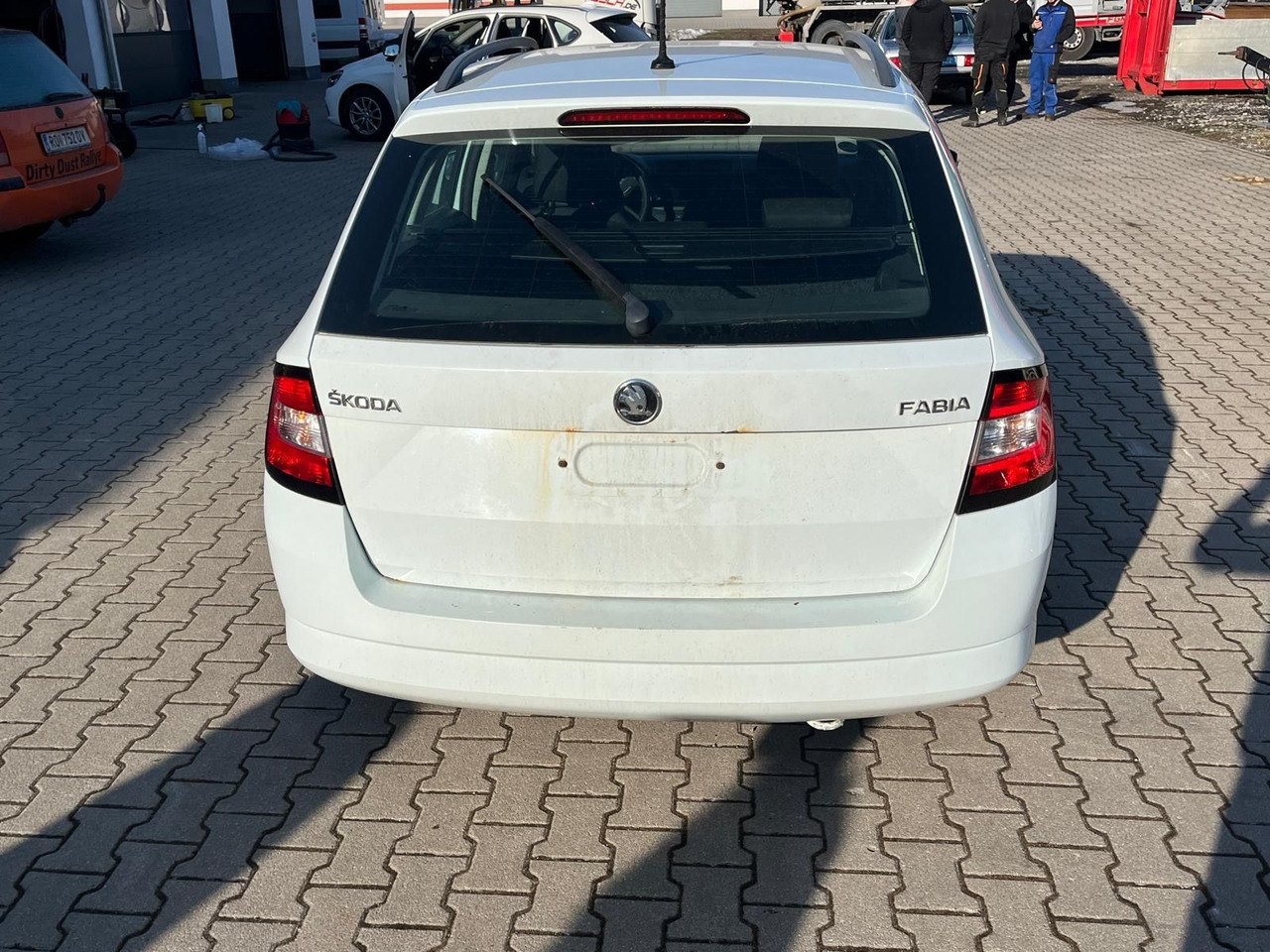 Skoda Fabia Combi Active !!!MOTORSCHADEN!!! - Automóvel: foto 3 Skoda Fabia Combi Active !!!MOTORSCHADEN!!! - Automóvel: foto 3