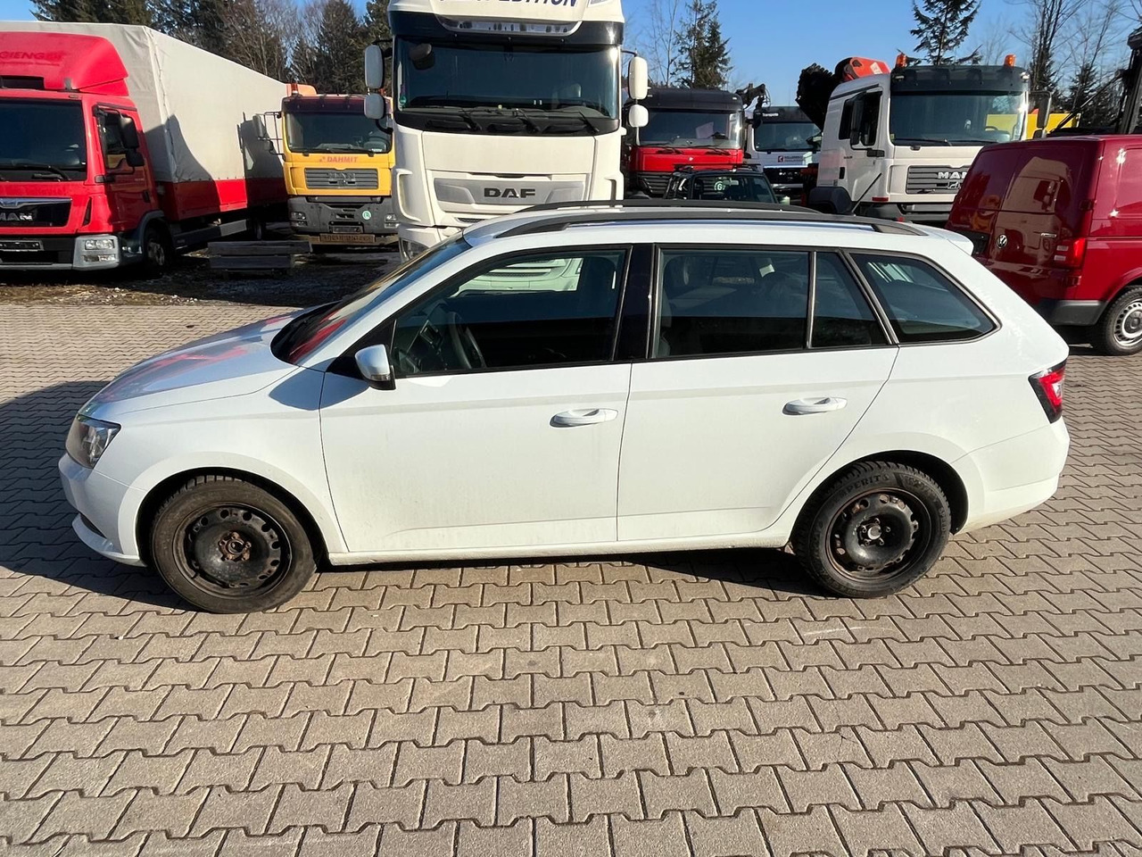 Skoda Fabia Combi Active !!!MOTORSCHADEN!!! - Automóvel: foto 1 Skoda Fabia Combi Active !!!MOTORSCHADEN!!! - Automóvel: foto 1