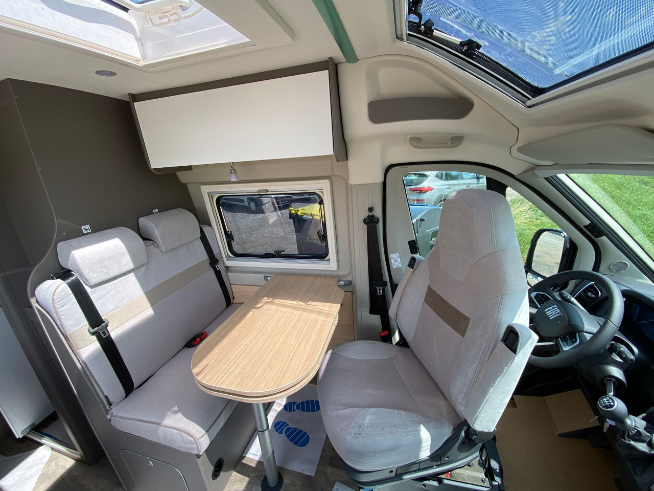 Campervan Carado CV 600 Dieselstandheizung, Skyroof, white Label: foto 16