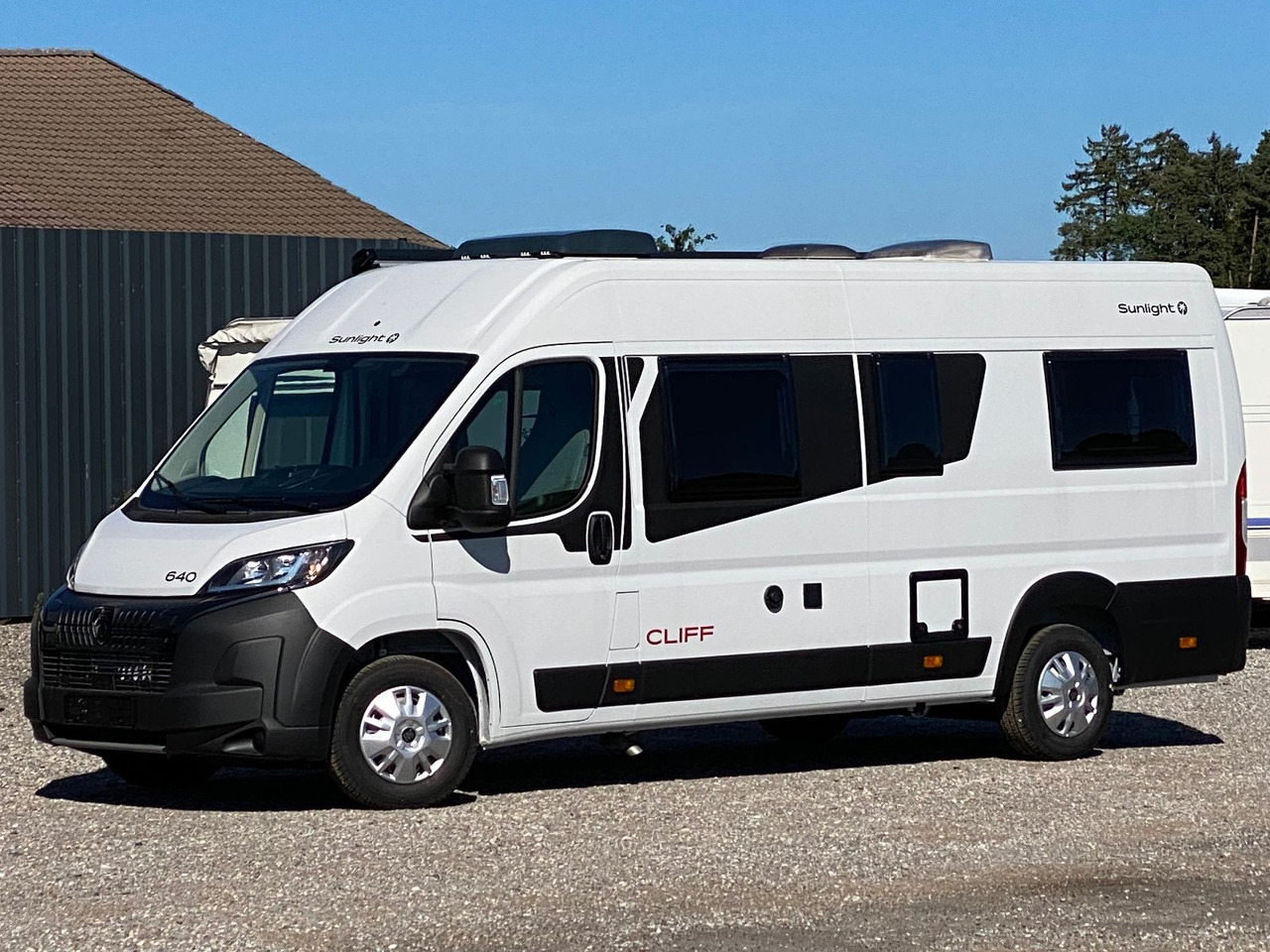 Sunlight Cliff 640 mit Längsbetten,Modell 25 - Campervan: foto 4 Sunlight Cliff 640 mit Längsbetten,Modell 25 - Campervan: foto 4
