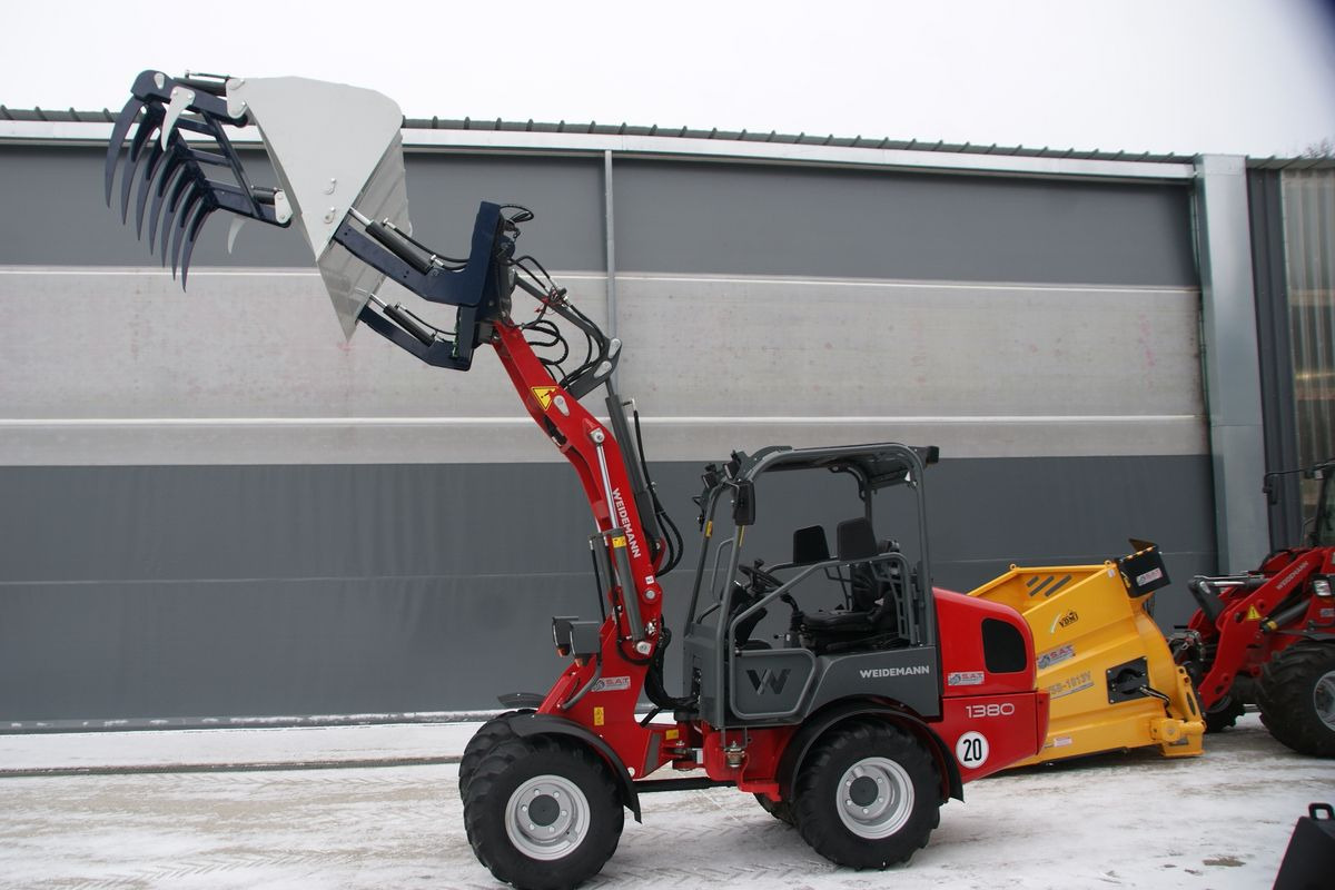 Balde para carregadeiras por Máquina agrícola novo SAT- Hochauskippgreifschaufel-NEU: foto 1