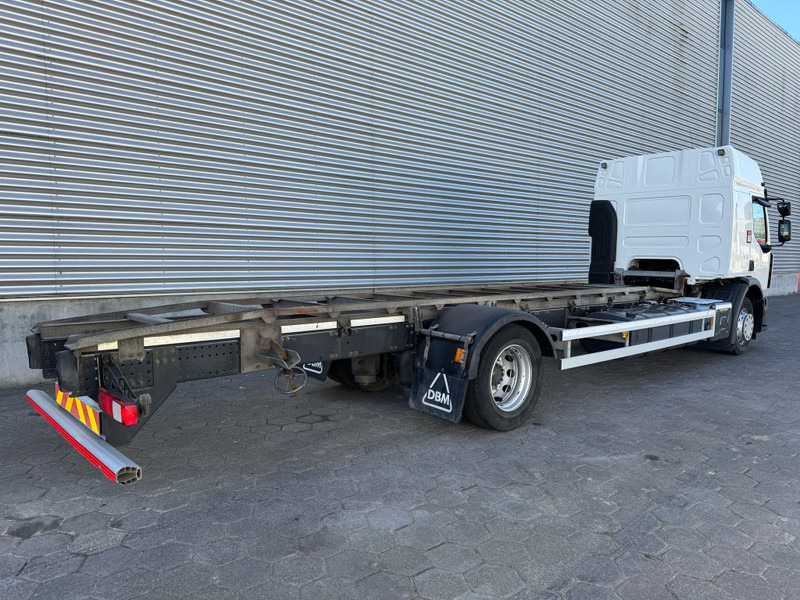 Renault D16 / BDF / Wide / 360.000..!! KM / 4 In Stock / TUV: 6-2025 / Belgium Truck - Camião transportador de contêineres/ Caixa móvel: foto 3 Renault D16 / BDF / Wide / 360.000..!! KM / 4 In Stock / TUV: 6-2025 / Belgium Truck - Camião transportador de contêineres/ Caixa móvel: foto 3