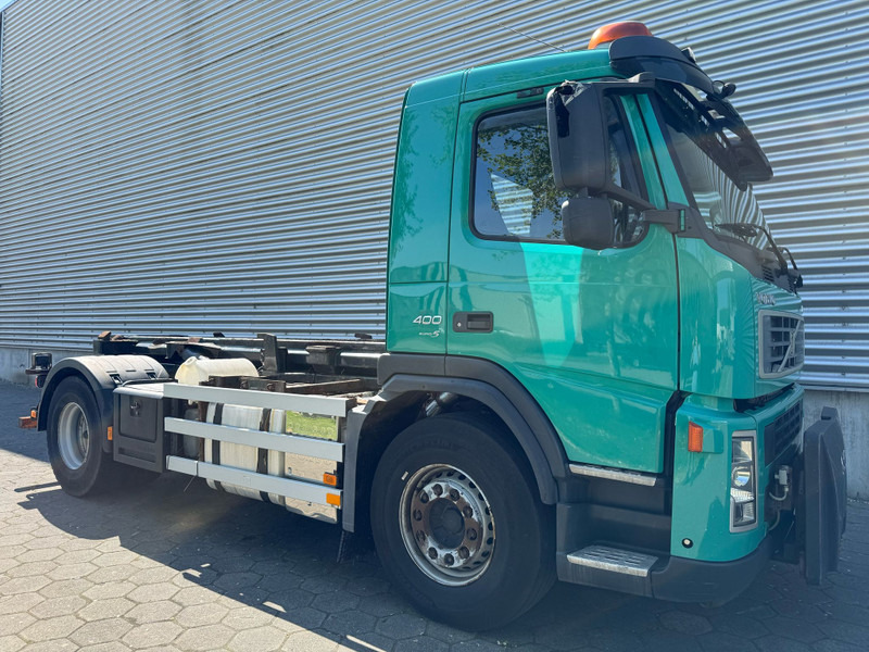 Volvo FM400 / I-Shift / Hook / Euro 5 / VEB+ / TUV: 6-2025 / NL Truck - Camião polibenne: foto 2 Volvo FM400 / I-Shift / Hook / Euro 5 / VEB+ / TUV: 6-2025 / NL Truck - Camião polibenne: foto 2