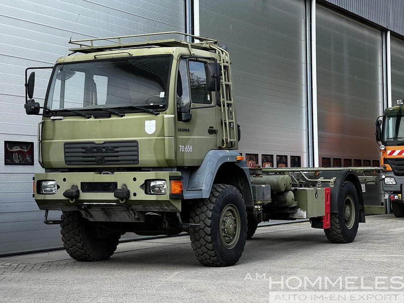 MAN 18.225 LAC 4x4 - Camião: foto 1 MAN 18.225 LAC 4x4 - Camião: foto 1