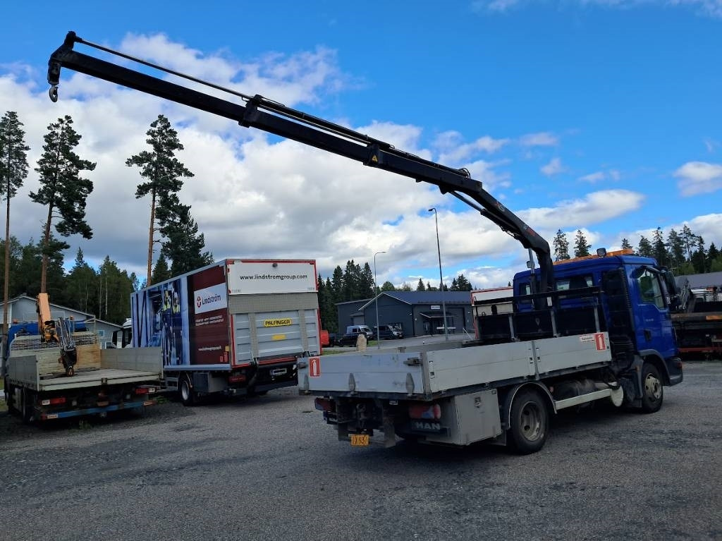 MAN TGL 8.150 Hiab 066-2 10v tarkastettu - Camião grua: foto 3 MAN TGL 8.150 Hiab 066-2 10v tarkastettu - Camião grua: foto 3