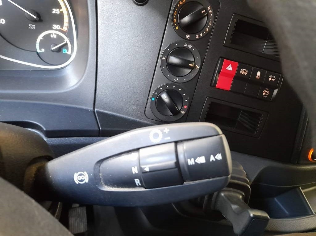 Mercedes-Benz Atego 821 - Camião frigorífico: foto 5 Mercedes-Benz Atego 821 - Camião frigorífico: foto 5