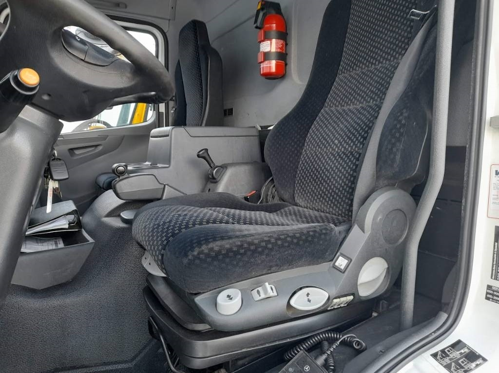 Mercedes-Benz Atego - Camião furgão: foto 3 Mercedes-Benz Atego - Camião furgão: foto 3