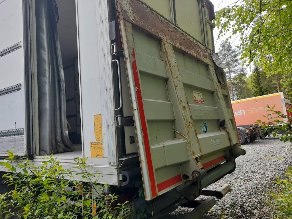 Mercedes-Benz Axor 1829 - Camião frigorífico: foto 3 Mercedes-Benz Axor 1829 - Camião frigorífico: foto 3