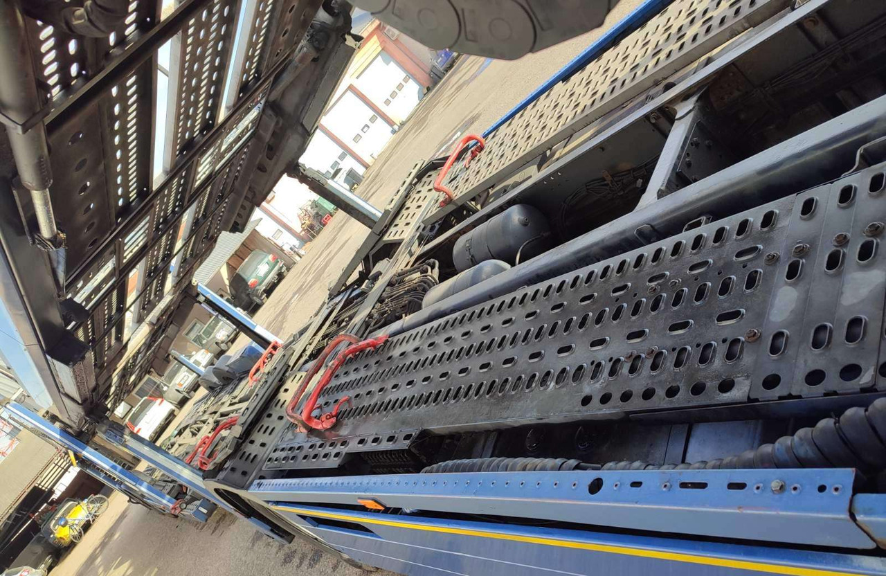 Camião transporte de veículos Scania P 380 LB: foto 9 Camião transporte de veículos Scania P 380 LB: foto 9