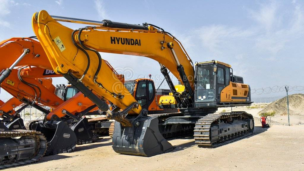HYUNDAI EXCAVATOR HX520 2.20 CU.M. MY2019 - Escavadora de rastos: foto 1 HYUNDAI EXCAVATOR HX520 2.20 CU.M. MY2019 - Escavadora de rastos: foto 1