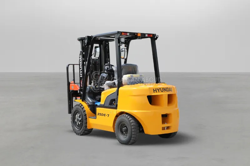 Hyundai Forklift 35DE-7 3.5 TONS DIESEL 3 STAGE - Empilhadeira a diesel: foto 3 Hyundai Forklift 35DE-7 3.5 TONS DIESEL 3 STAGE - Empilhadeira a diesel: foto 3