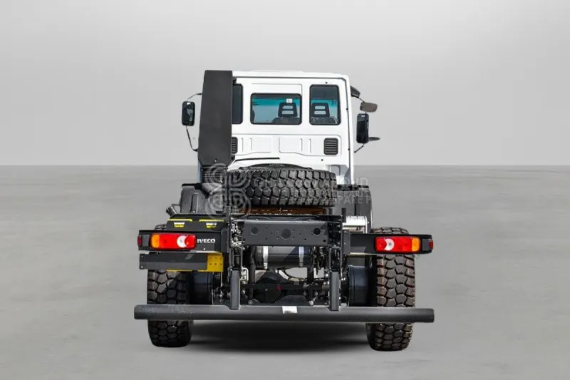 Iveco Euro Cargo ML150 4x4 Chassis - Camião chassi: foto 4 Iveco Euro Cargo ML150 4x4 Chassis - Camião chassi: foto 4
