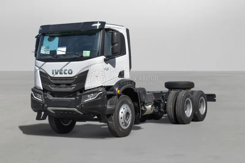 Iveco T-WAY AD380T47H 6x4 R24 Tyres Chassis - Barcelona Stock - Camião chassi: foto 1 Iveco T-WAY AD380T47H 6x4 R24 Tyres Chassis - Barcelona Stock - Camião chassi: foto 1