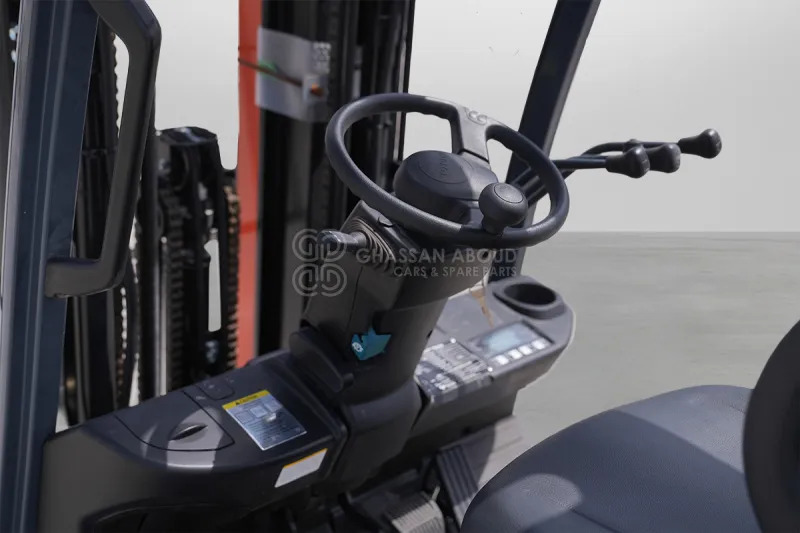 Toyota 62-8FD25 2.5 Tons Diesel 3 Stage Forklift - Empilhadeira a diesel: foto 4 Toyota 62-8FD25 2.5 Tons Diesel 3 Stage Forklift - Empilhadeira a diesel: foto 4