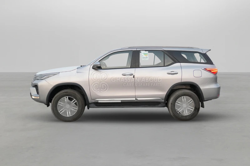 Toyota Fortuner 4x4 - SUV: foto 3 Toyota Fortuner 4x4 - SUV: foto 3