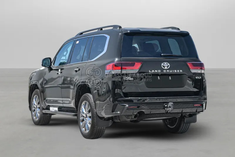 Toyota Land Cruiser 300 - SUV: foto 4 Toyota Land Cruiser 300 - SUV: foto 4