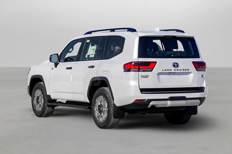 Toyota Land Cruiser 300 - SUV: foto 4 Toyota Land Cruiser 300 - SUV: foto 4