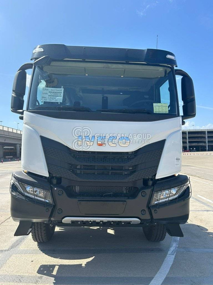 IVECO T-WAY Tractor 6×4 AT720T47TH GVW 26-38 Ton HP 470 R20Tyre MY25 - Tractor: foto 4 IVECO T-WAY Tractor 6×4 AT720T47TH GVW 26-38 Ton HP 470 R20Tyre MY25 - Tractor: foto 4