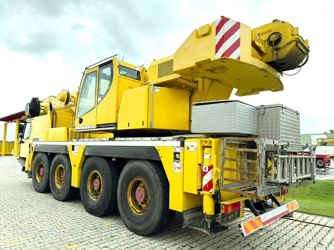LIEBHERR LTM 1070-4.2 - Guindaste: foto 2 LIEBHERR LTM 1070-4.2 - Guindaste: foto 2