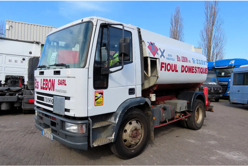 Iveco Eurocargo FUEL (DIESEL/PETROL) 8000 LITERS, COMP: 3500L,1000L, 3500L - Caminhão tanque, Camião grua: foto 1 Iveco Eurocargo FUEL (DIESEL/PETROL) 8000 LITERS, COMP: 3500L,1000L, 3500L - Caminhão tanque, Camião grua: foto 1