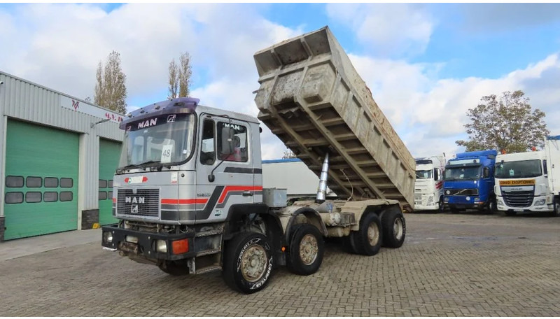 MAN 35.362 8x4 Euro 2, ZF manual gearbox, VERY clean - Camião basculante: foto 1 MAN 35.362 8x4 Euro 2, ZF manual gearbox, VERY clean - Camião basculante: foto 1