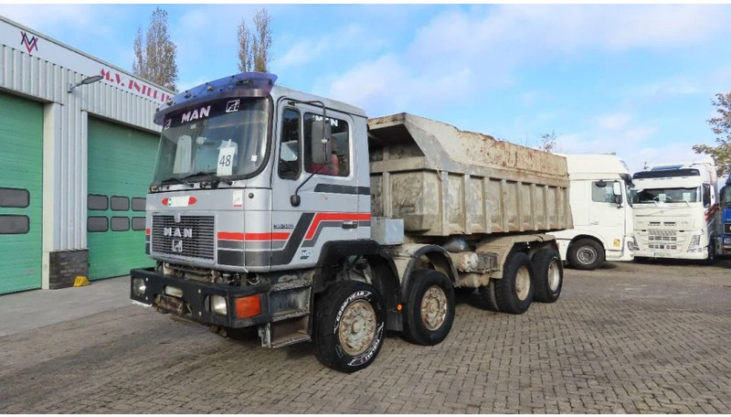 MAN 35.362 8x4 Euro 2, ZF manual gearbox, VERY clean - Camião basculante: foto 2 MAN 35.362 8x4 Euro 2, ZF manual gearbox, VERY clean - Camião basculante: foto 2
