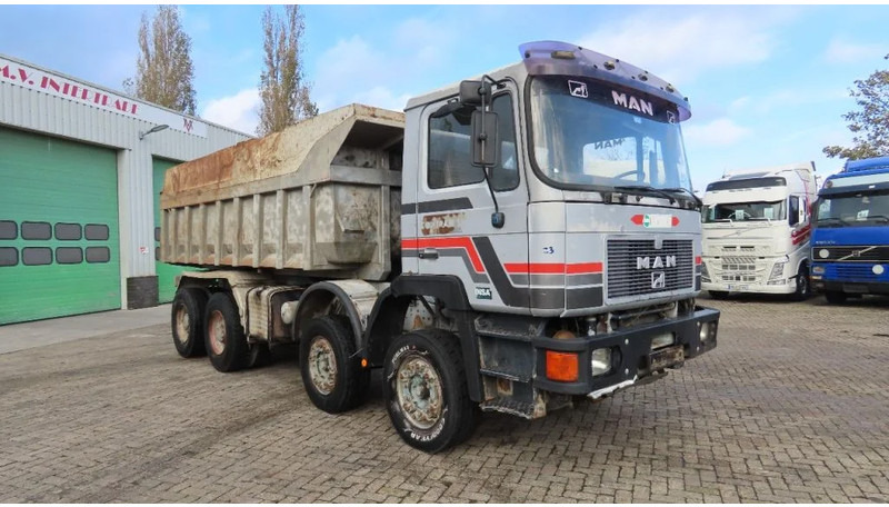 MAN 35.362 8x4 Euro 2, ZF manual gearbox, VERY clean - Camião basculante: foto 4 MAN 35.362 8x4 Euro 2, ZF manual gearbox, VERY clean - Camião basculante: foto 4