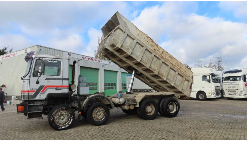 MAN 35.362 8x4 Euro 2, ZF manual gearbox, VERY clean - Camião basculante: foto 5 MAN 35.362 8x4 Euro 2, ZF manual gearbox, VERY clean - Camião basculante: foto 5