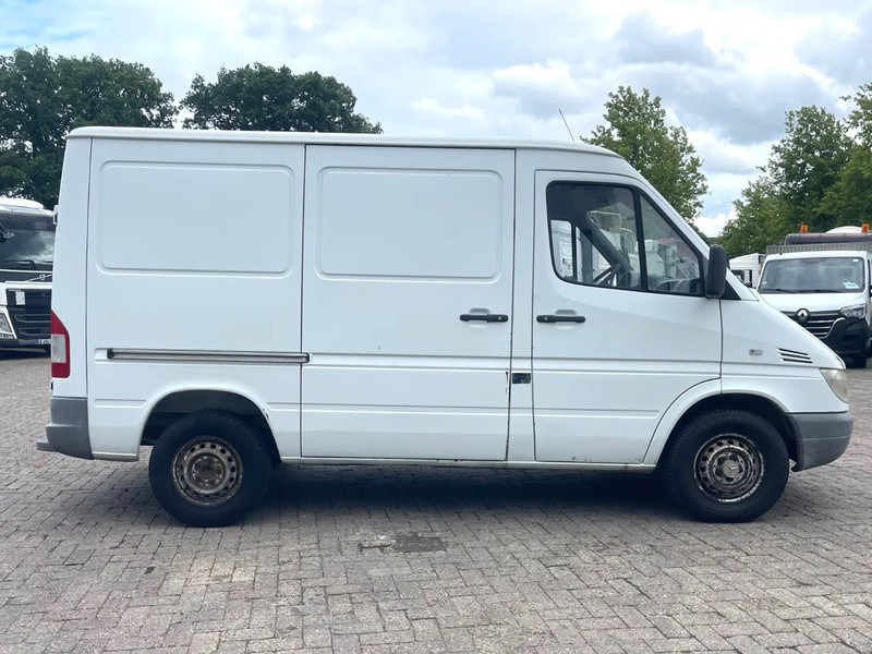 Mercedes-Benz Sprinter 208 3 seats. Very good bus! 100% engine and gearbox! France use - Furgão: foto 2 Mercedes-Benz Sprinter 208 3 seats. Very good bus! 100% engine and gearbox! France use - Furgão: foto 2