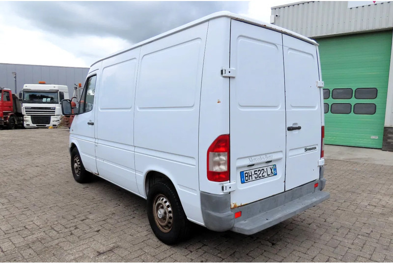 Mercedes-Benz Sprinter 208 3 seats. Very good bus! 100% engine and gearbox! France use - Furgão: foto 5 Mercedes-Benz Sprinter 208 3 seats. Very good bus! 100% engine and gearbox! France use - Furgão: foto 5