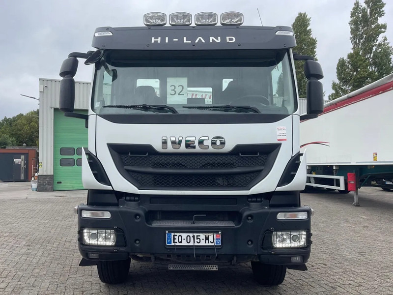 Iveco Trakker 410 PTO, RETARDER, 8x4 , 442000 km! - Tractor: foto 2 Iveco Trakker 410 PTO, RETARDER, 8x4 , 442000 km! - Tractor: foto 2