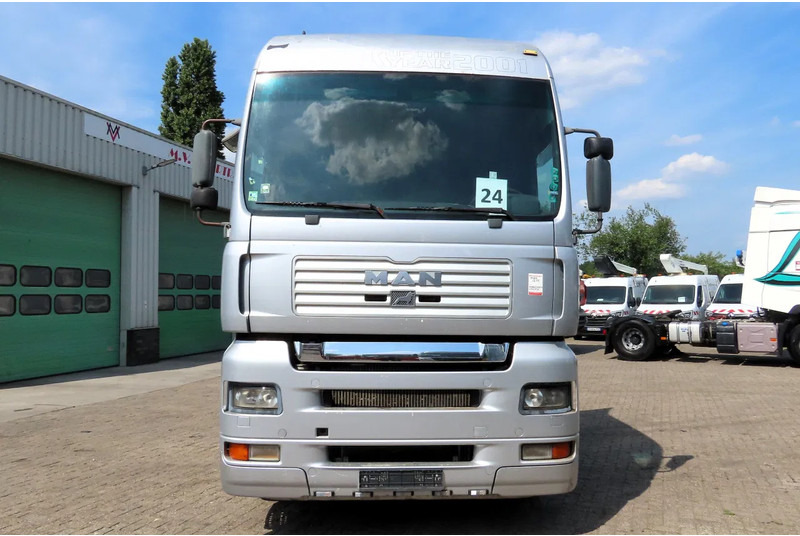 MAN TGA 18.460 Manual diesel pomp! ROYAL TRUCK! - Tractor: foto 3 MAN TGA 18.460 Manual diesel pomp! ROYAL TRUCK! - Tractor: foto 3