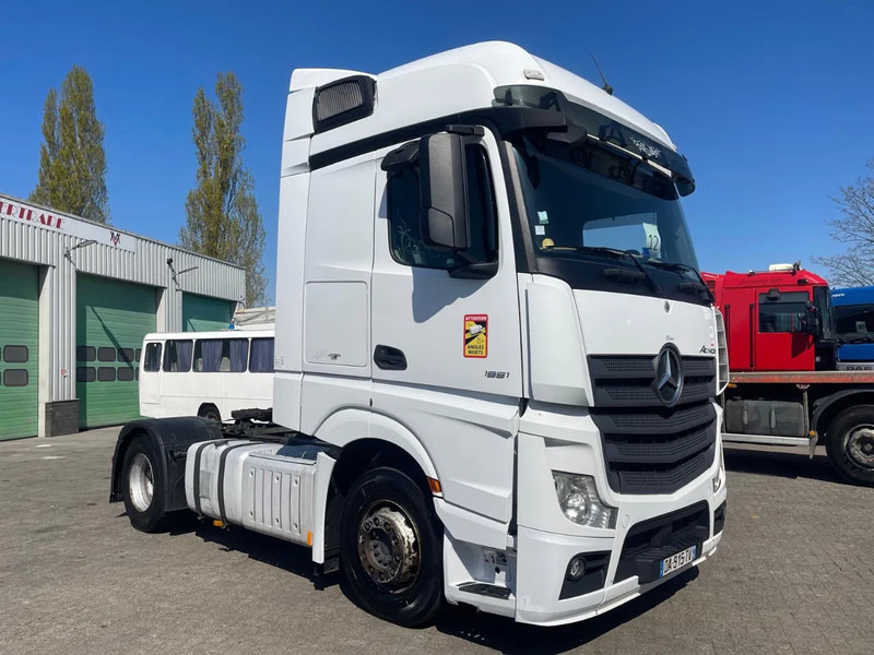 Mercedes-Benz Actros 1851 RETARDER, EVV, 831300 km original! RETARDER, 2 tanks - Tractor: foto 1 Mercedes-Benz Actros 1851 RETARDER, EVV, 831300 km original! RETARDER, 2 tanks - Tractor: foto 1