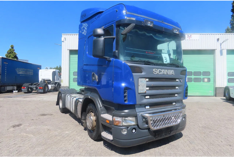 Scania R420 Manual gear, 2 tanks, Frigo , 2 beds - Tractor: foto 3 Scania R420 Manual gear, 2 tanks, Frigo , 2 beds - Tractor: foto 3