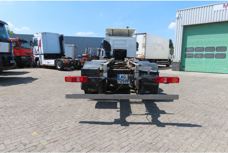 Volvo FM 380 8x4 FULL SPRING. 100% condition! - Camião chassi: foto 5 Volvo FM 380 8x4 FULL SPRING. 100% condition! - Camião chassi: foto 5