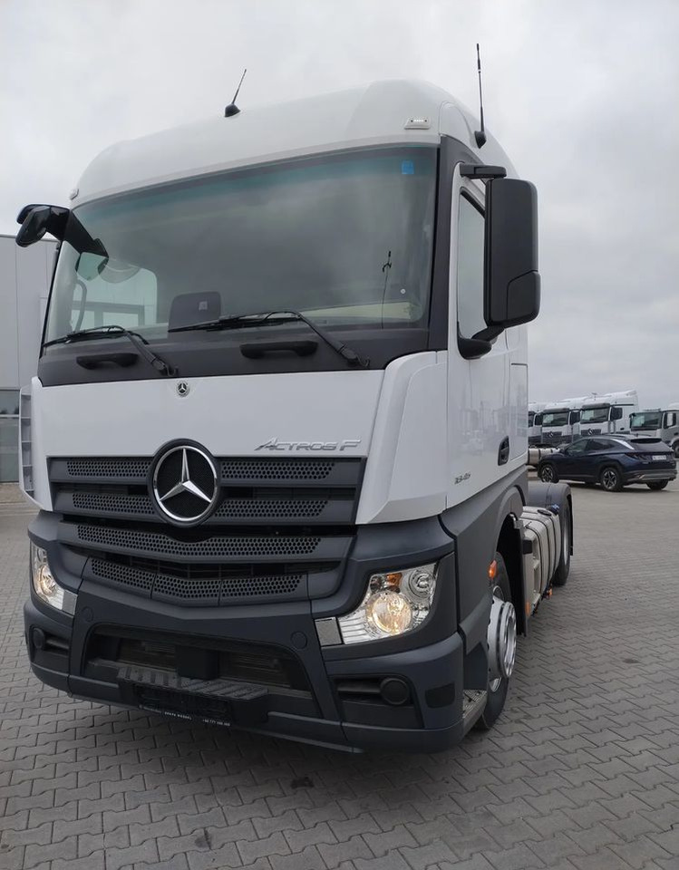 Mercedes-Benz Actros - Tractor: foto 1 Mercedes-Benz Actros - Tractor: foto 1