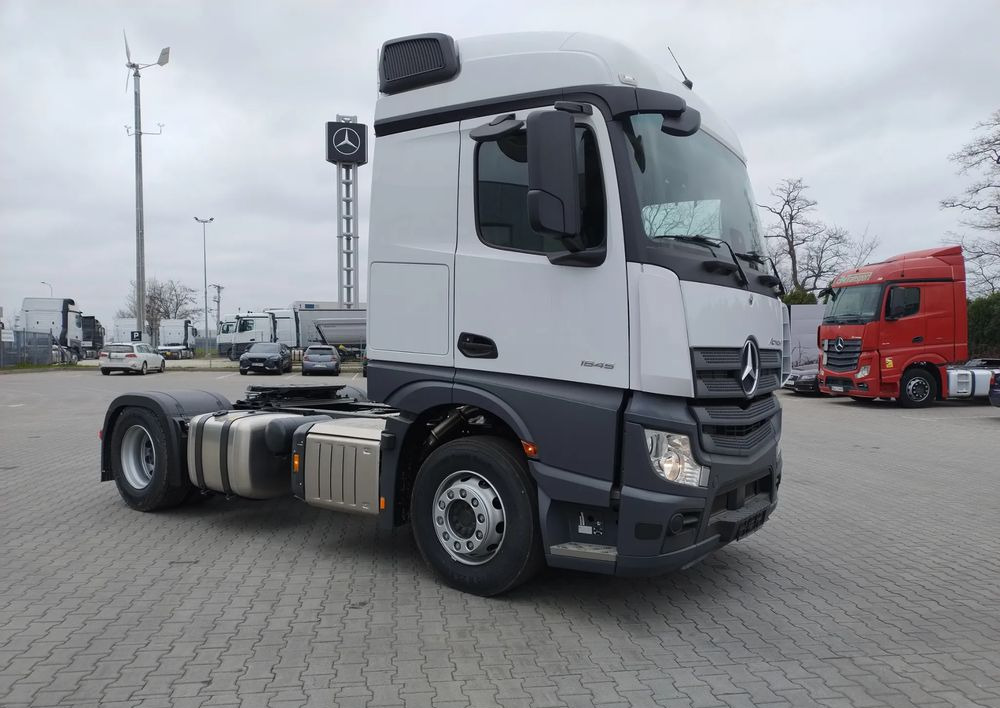 Mercedes-Benz Actros - Tractor: foto 2 Mercedes-Benz Actros - Tractor: foto 2