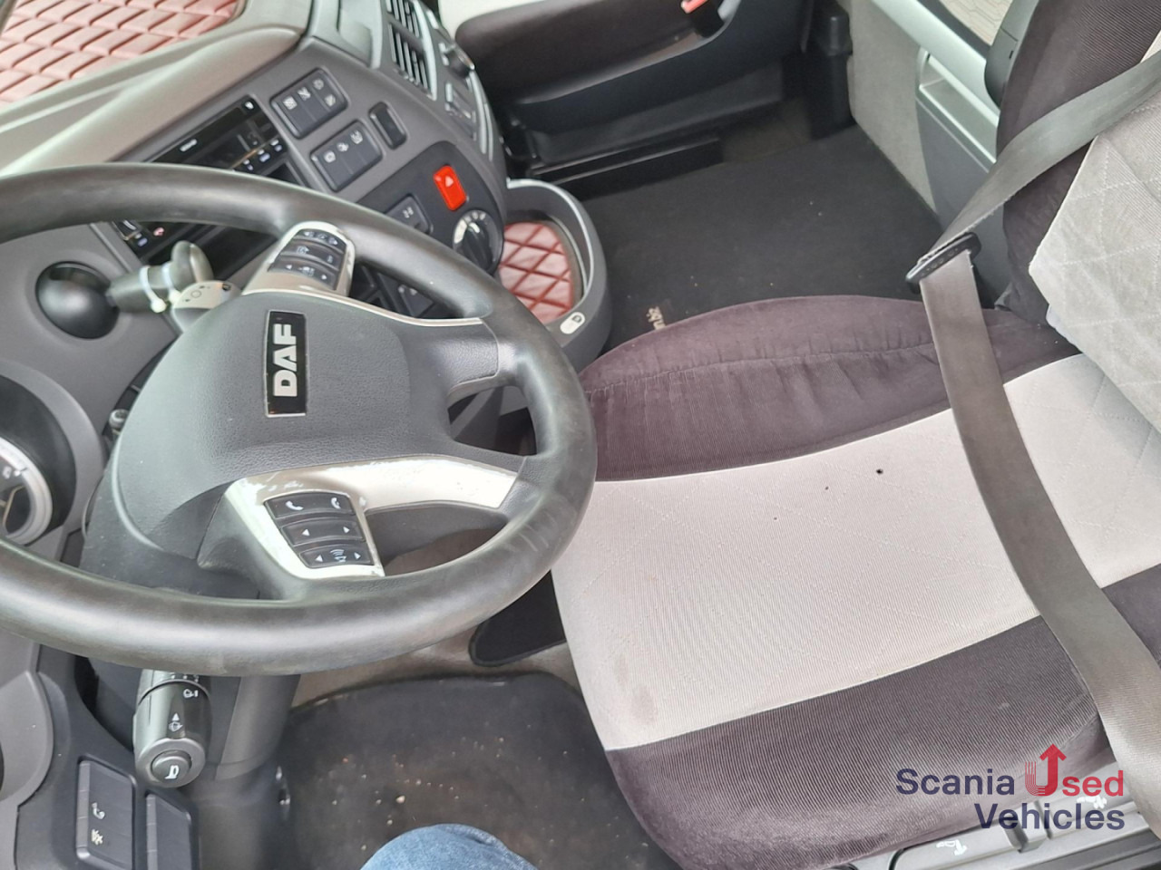 DAF XF 480 6x2 SSC Intarder ! - Camião transportador de contêineres/ Caixa móvel: foto 2 DAF XF 480 6x2 SSC Intarder ! - Camião transportador de contêineres/ Caixa móvel: foto 2
